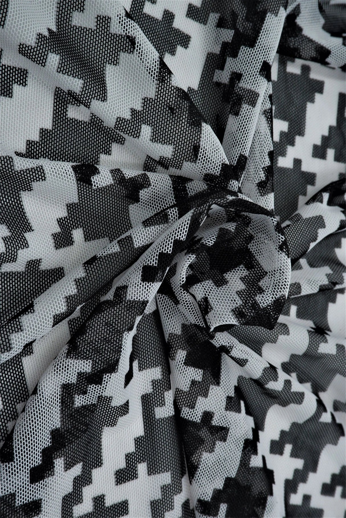 1 Yard Mesh Fabric Houndstooth Print Lightweight Stretch 54 Inches Wide