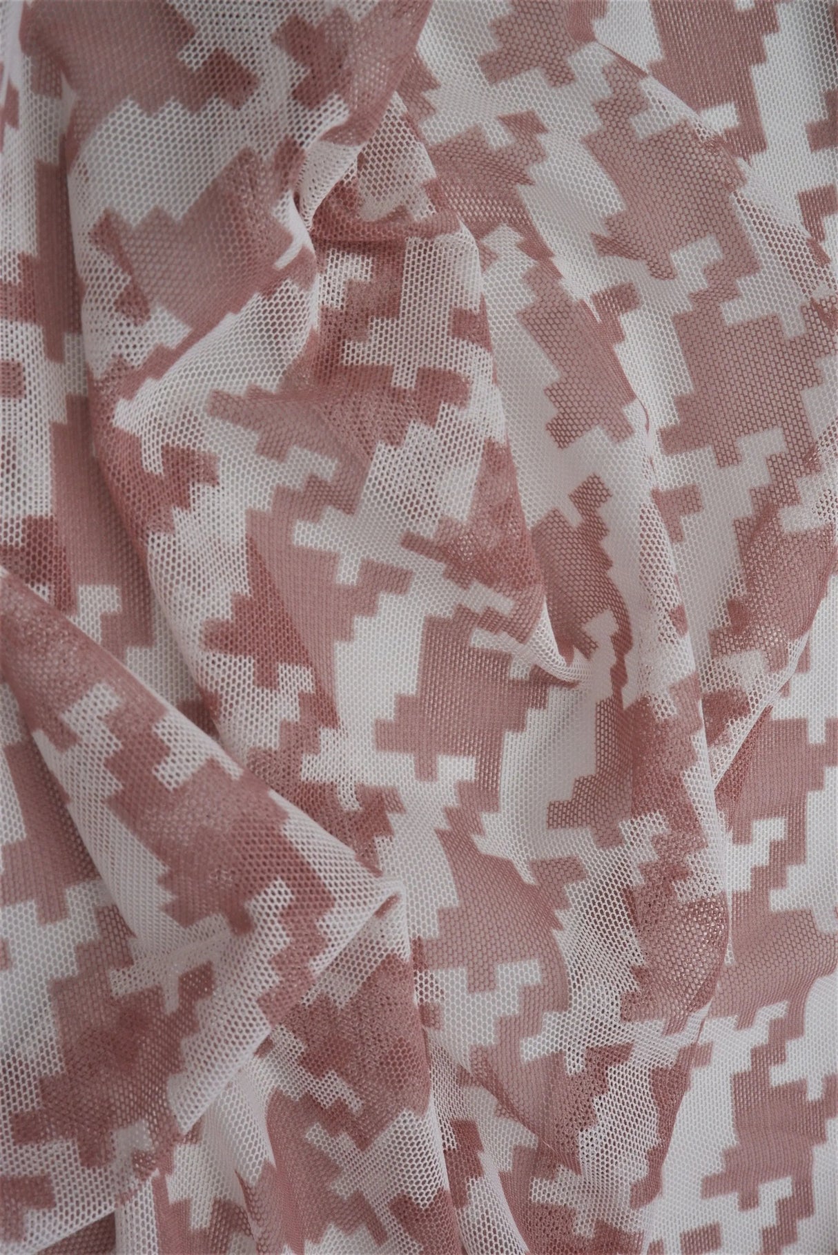 1 Yard Mesh Fabric Houndstooth Print Lightweight Stretch 54 Inches Wide