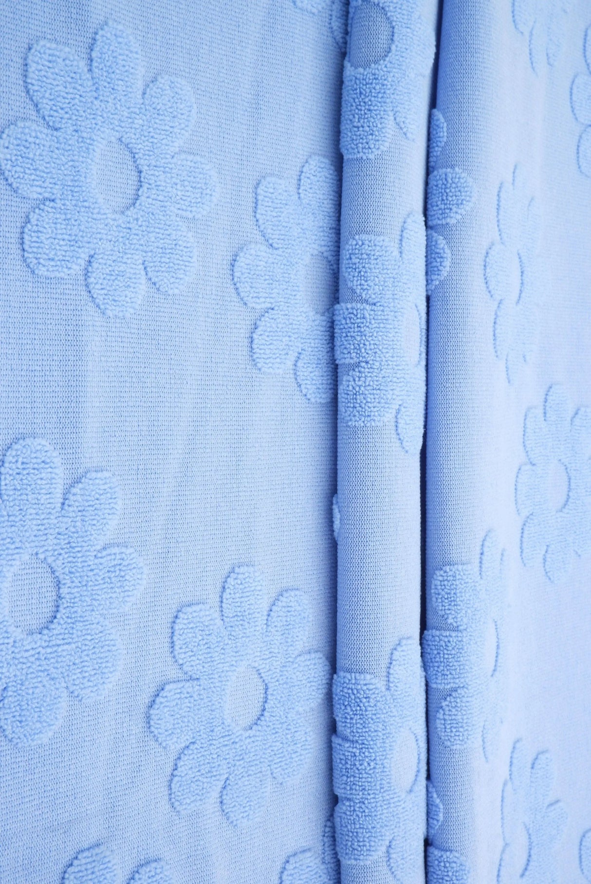 1 Yard Daisy Floral Towel Jacquard Knit Fabric 250 GSM, 58/60'' Wide Polyester Spandex Blend
