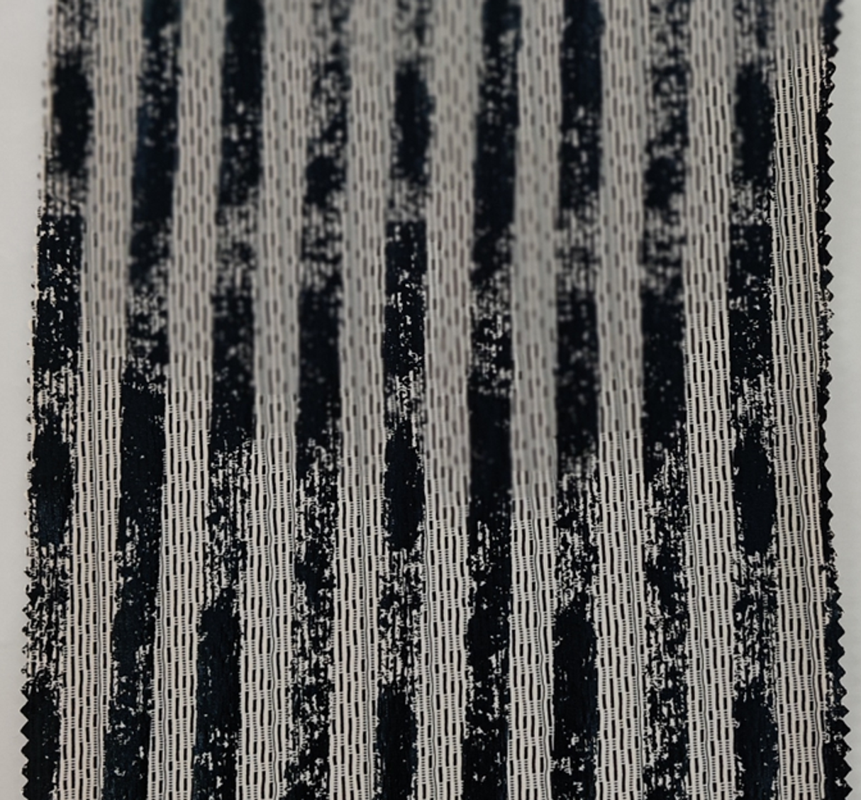 1 Yard Elegant Black Ivory Poly Jacquard Spandex Fabric 58 Inch Width