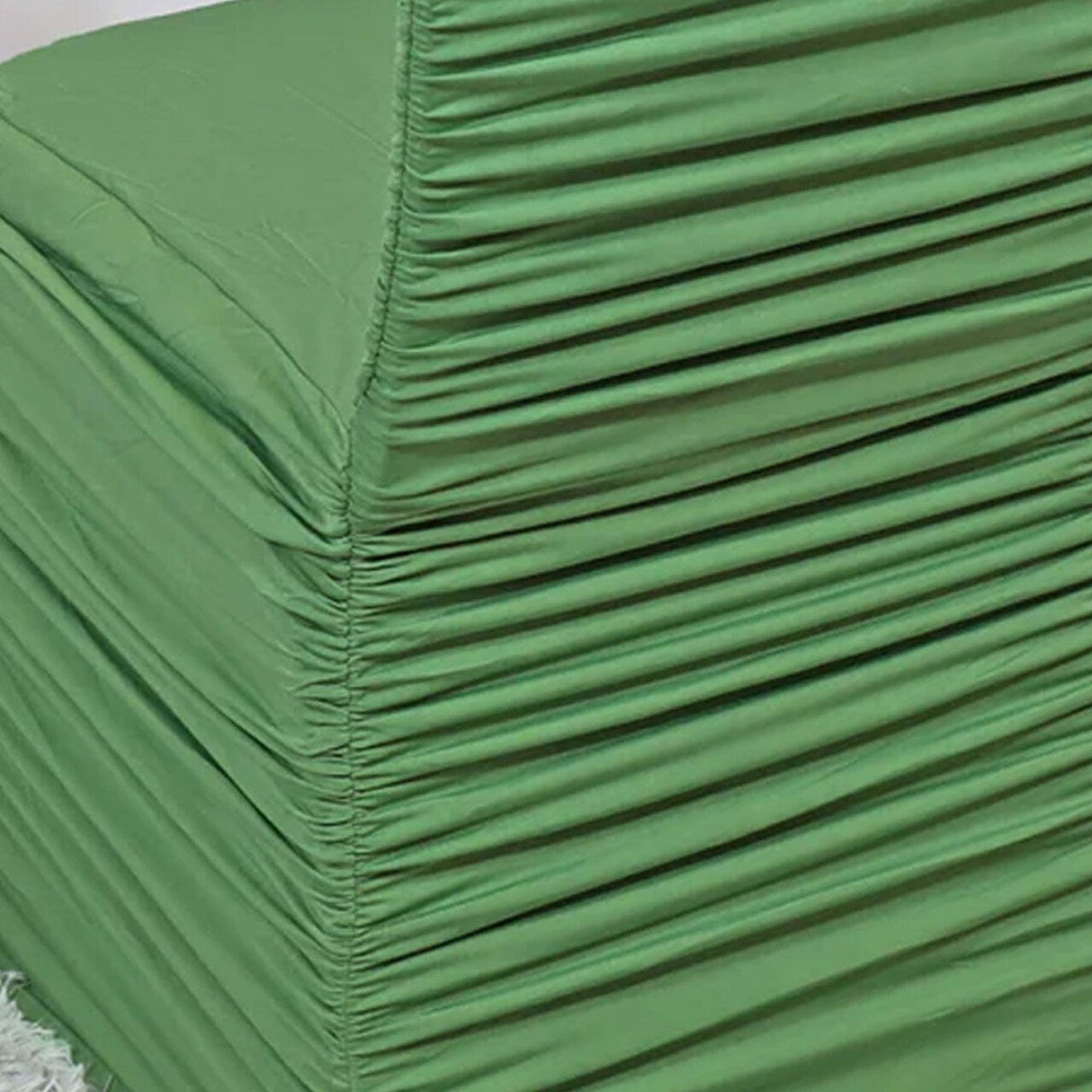 1 Piece Clover Green Rouge Chair Cover, Ruffled Spandex Fit for Banquet Seating