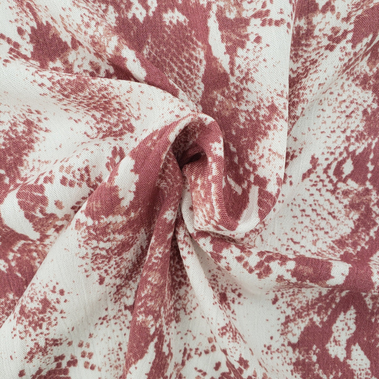 1 Yard Rayon Crinkle Dusty Rose Width 50/52" Apparel Fabric