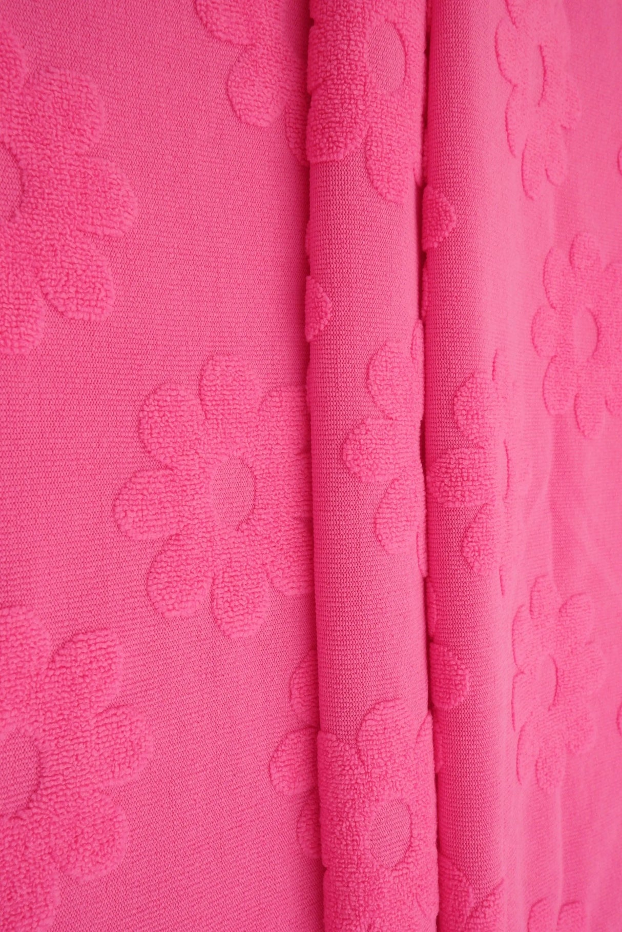 1 Yard Daisy Floral Towel Jacquard Knit Fabric 250 GSM, 58/60'' Wide Polyester Spandex Blend