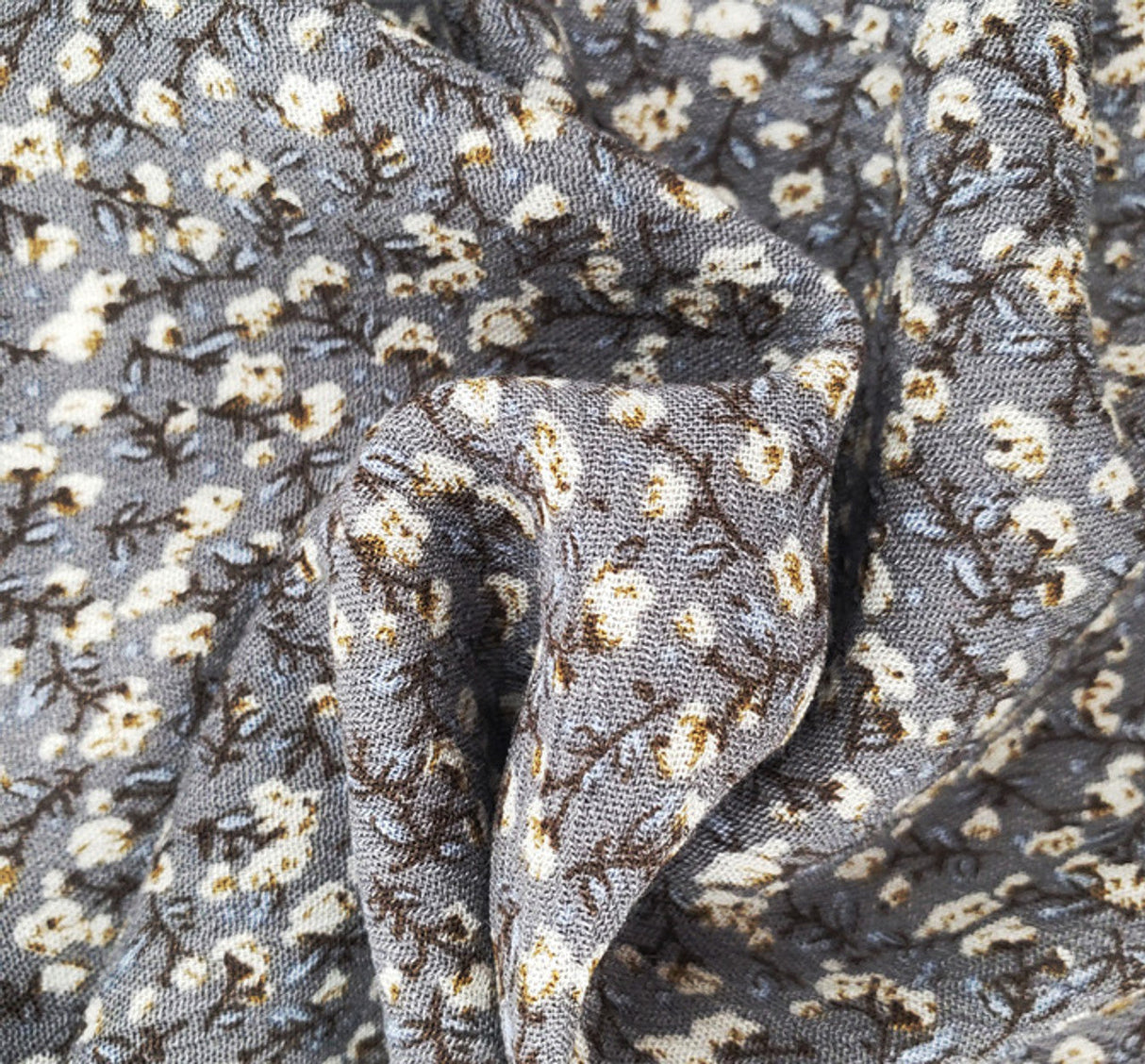 1 Yard Ash Rayon Crepon Fabric Lightweight Woven Textured Pleated Apparel Width 50/52"