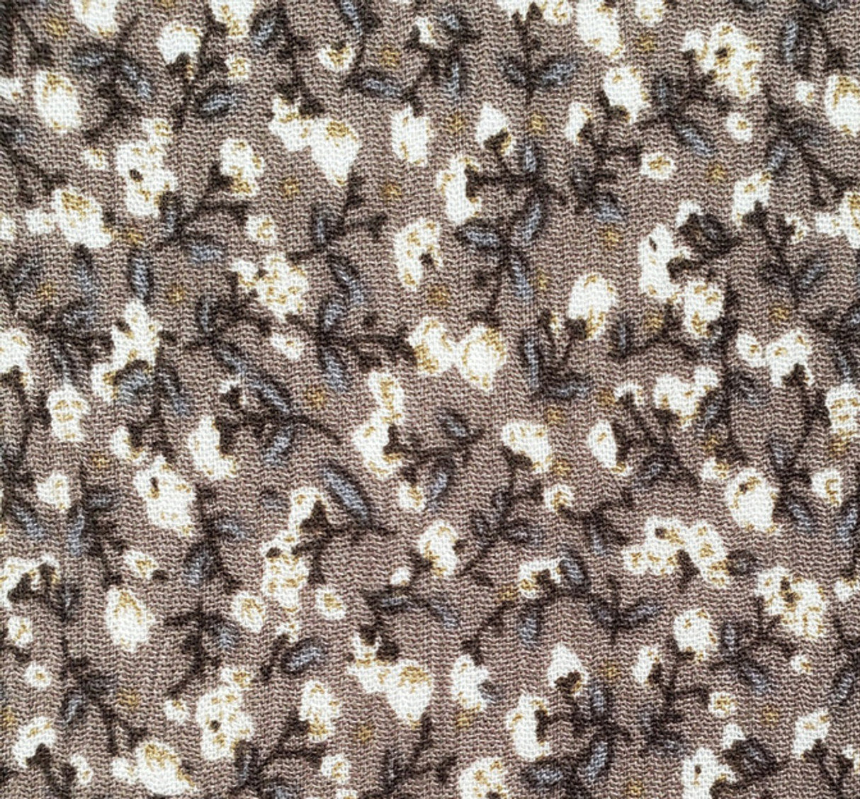1 Yard Mocha Rayon Crepon Fabric Lightweight Woven Textured Pleated Apparel Width 50/52"