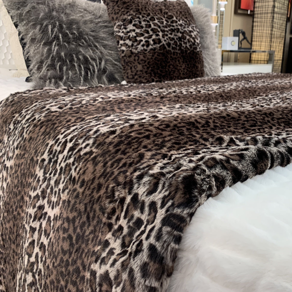 Leopard Cheetah Animal Print Faux Fur Blanket Cozy Fuzzy Coverlet for Cal King Bed