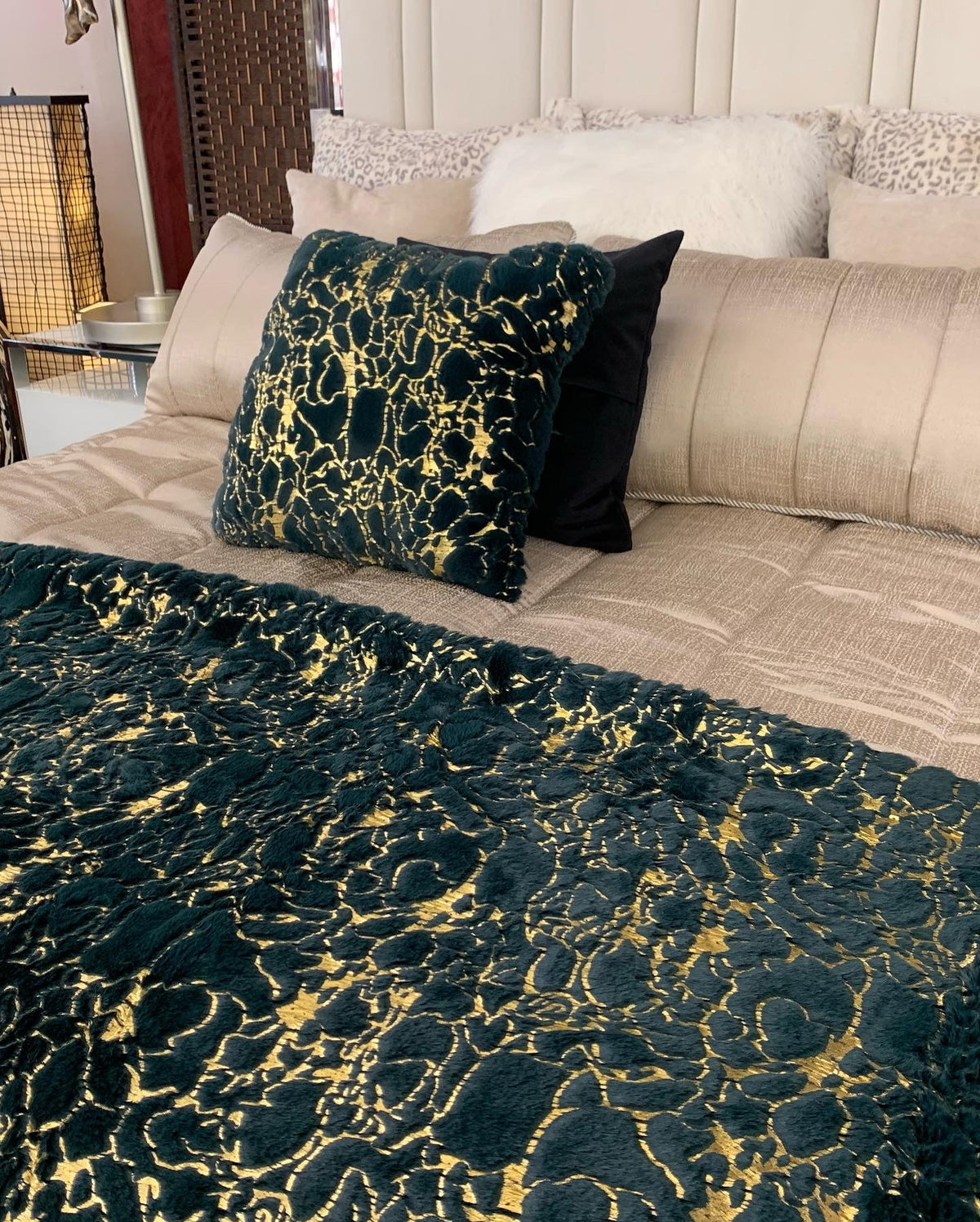 Golden/Silver Metallic Faux Fur Blanket Luxurious Soft Coverlet & Quilt for Cal King & Eastern King Beds