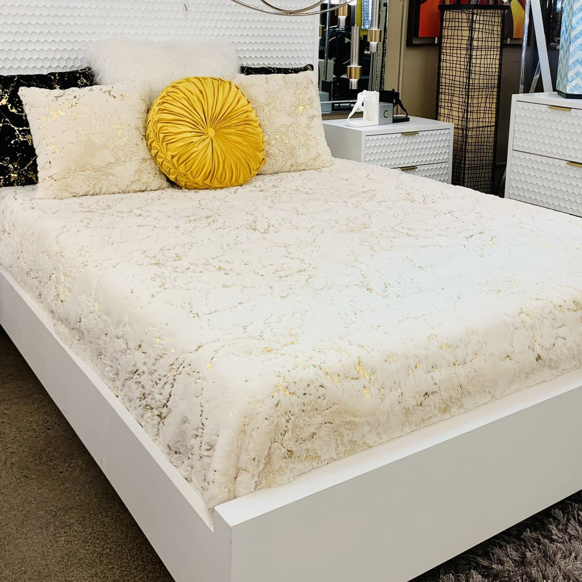 Golden/Silver Metallic Faux Fur Blanket Luxurious Soft Coverlet & Quilt for Cal King & Eastern King Beds