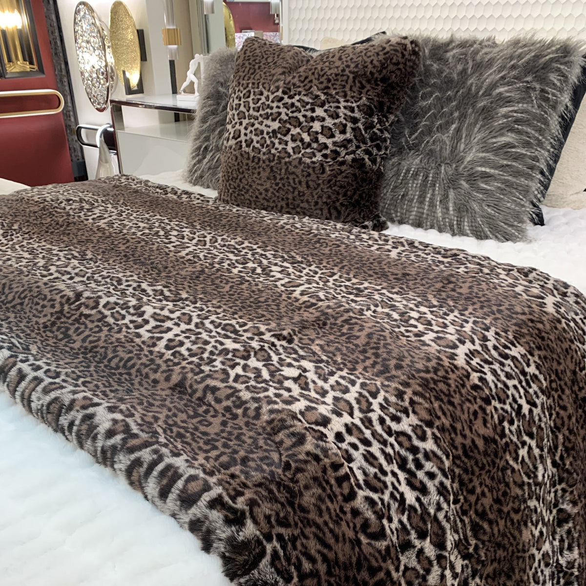 Leopard Cheetah Animal Print Faux Fur Blanket Cozy Fuzzy Coverlet for Cal King Bed