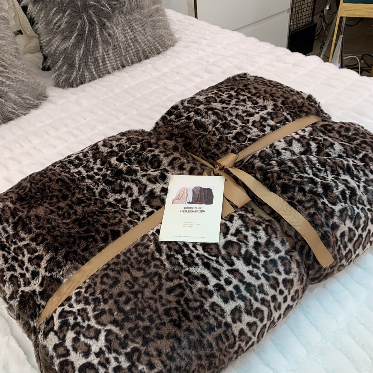 Leopard Cheetah Animal Print Faux Fur Blanket Cozy Fuzzy Coverlet for Cal King Bed