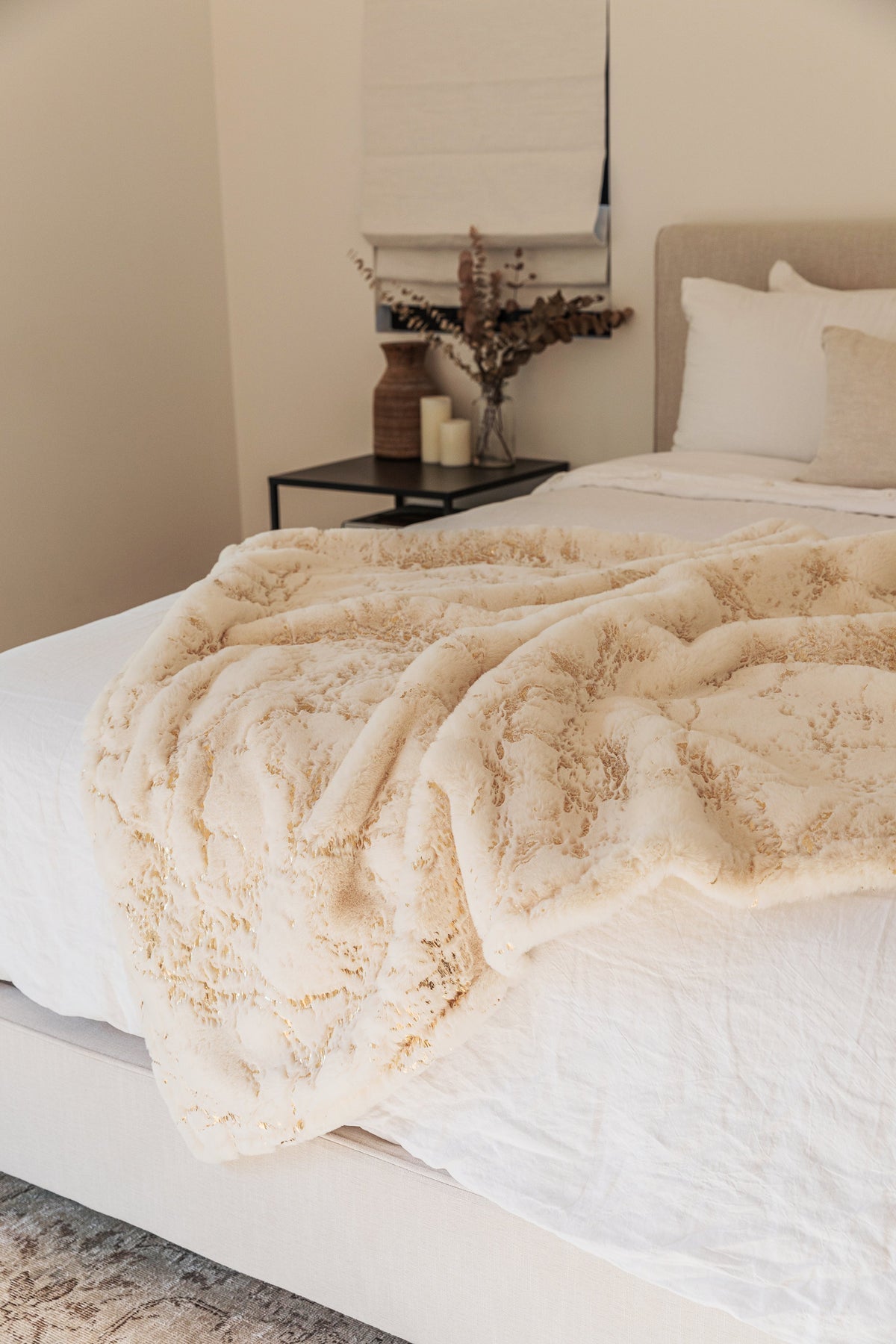 Metallic Golden Shimmery Faux Fur Blanket Luxurious Soft Throw & Quilt with Crystal Velvet Backing