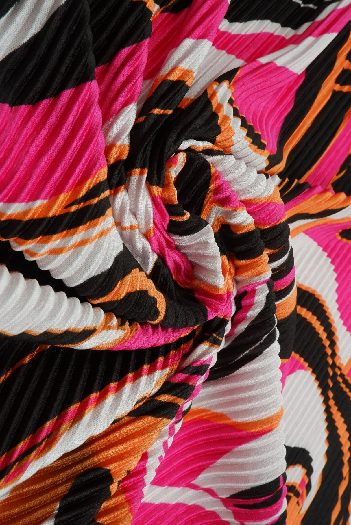 1 Yard Bodre Interlock Pleated Abstract Print Knit Fabric 150 GSM, 58/59? Wide 100% Polyester