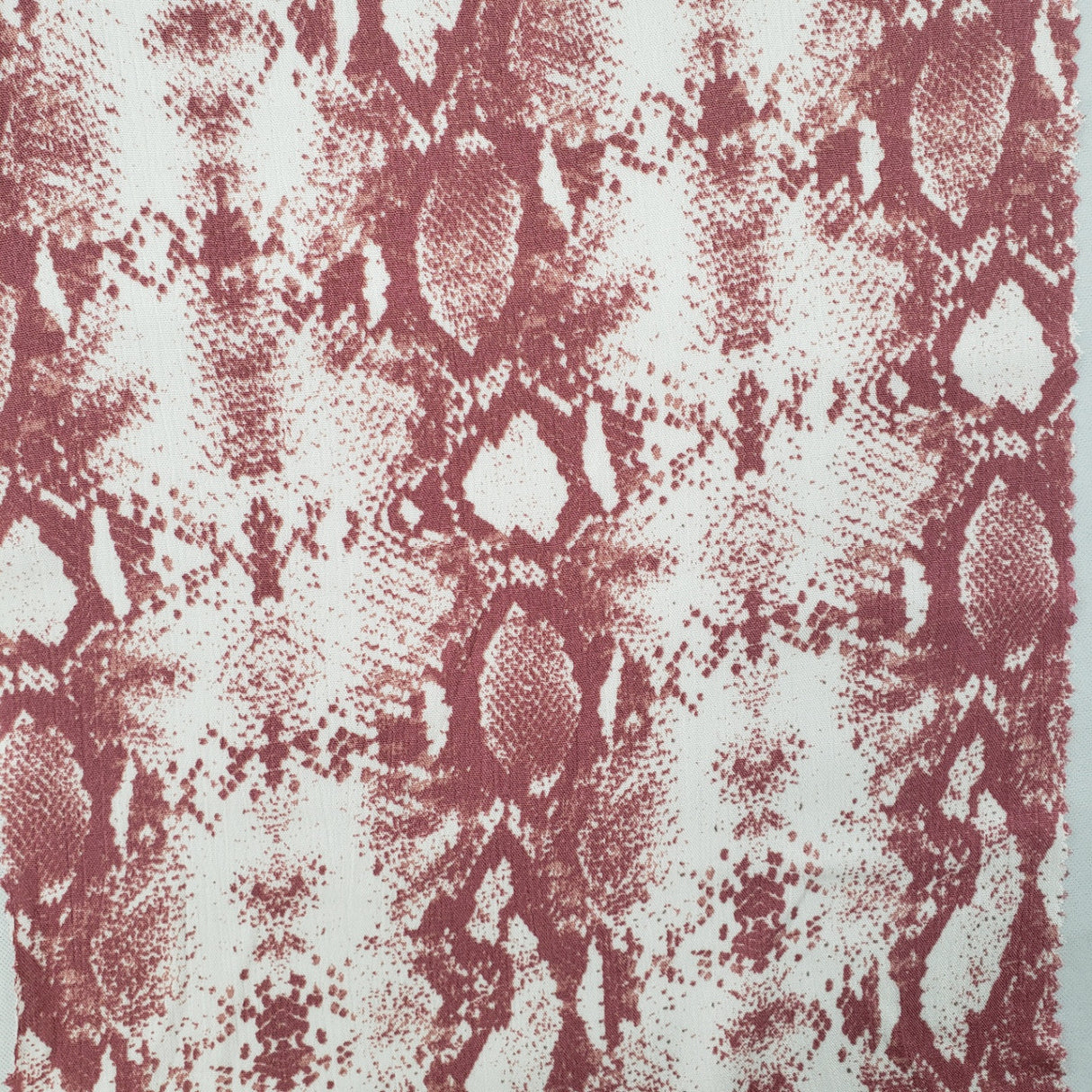 Rayon Crinkle Dusty Rose Width 50/52" Apparel Fabric