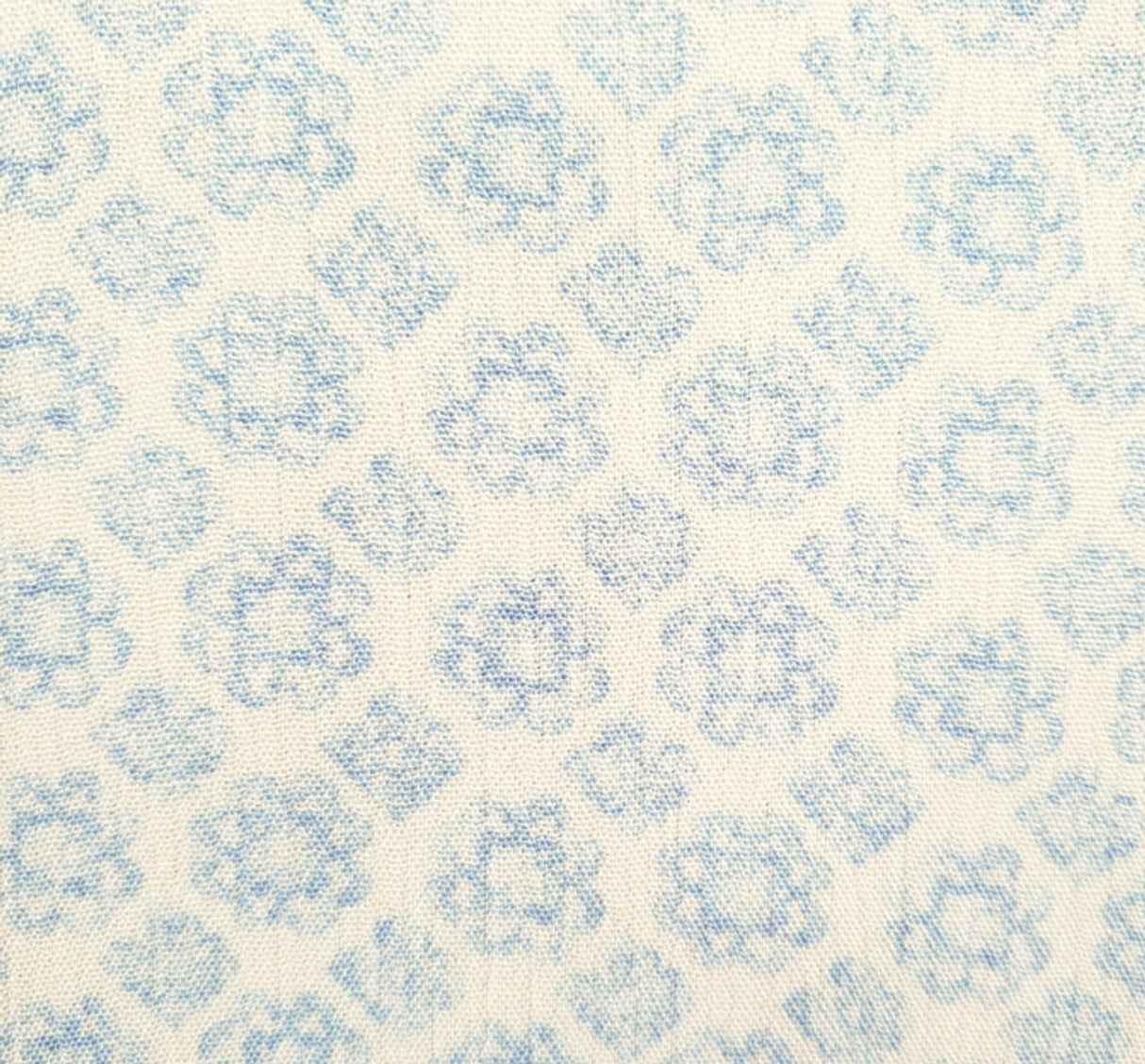 1 Yard Rayon Crinkle Off White/Blue Woven Fabric, 50/52" Wide 100% Rayon