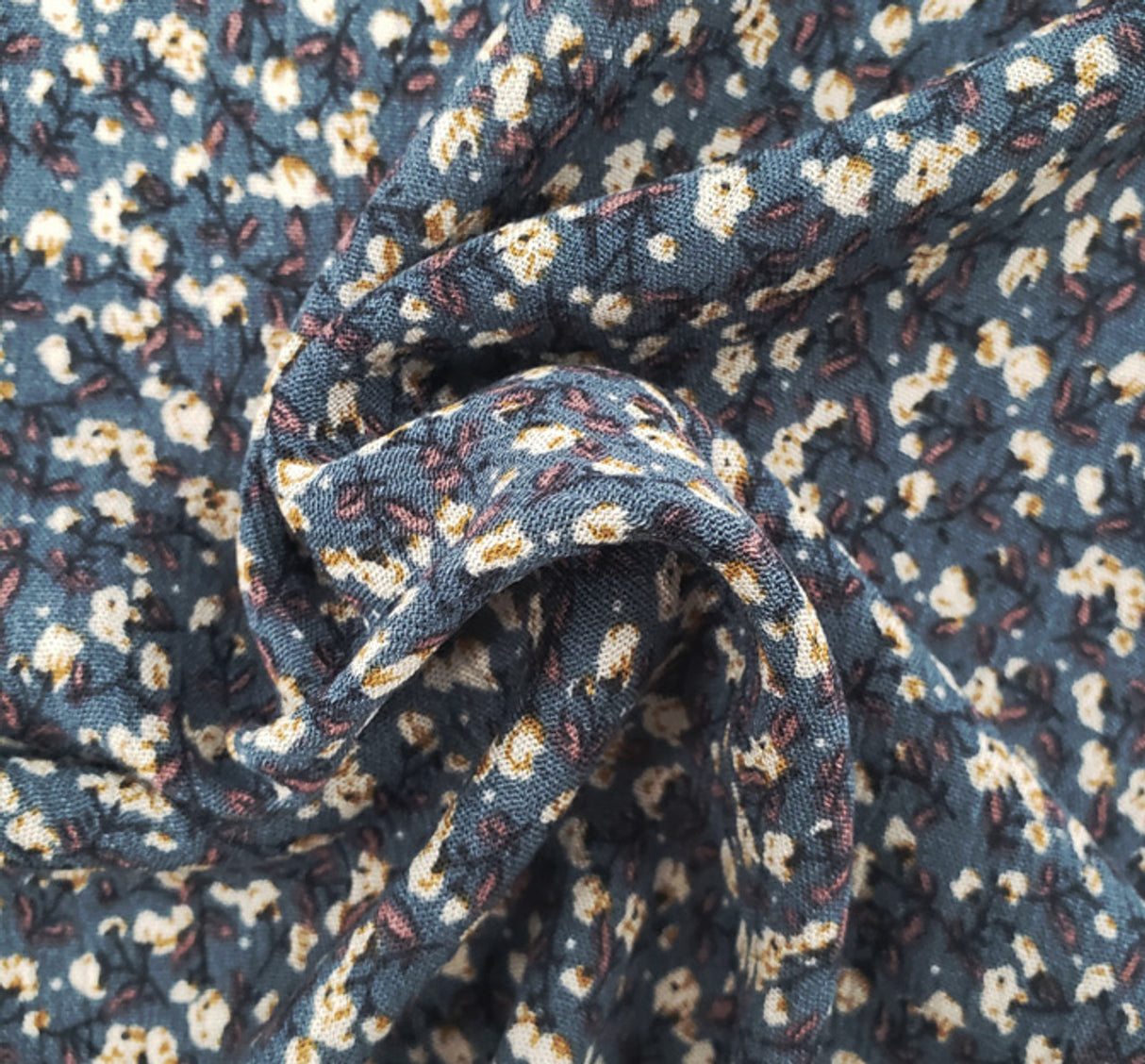 1 Yard Lightweight Rayon Crinkle Fabric for Blouses Dresses Skirts Draping Width 50/52"
