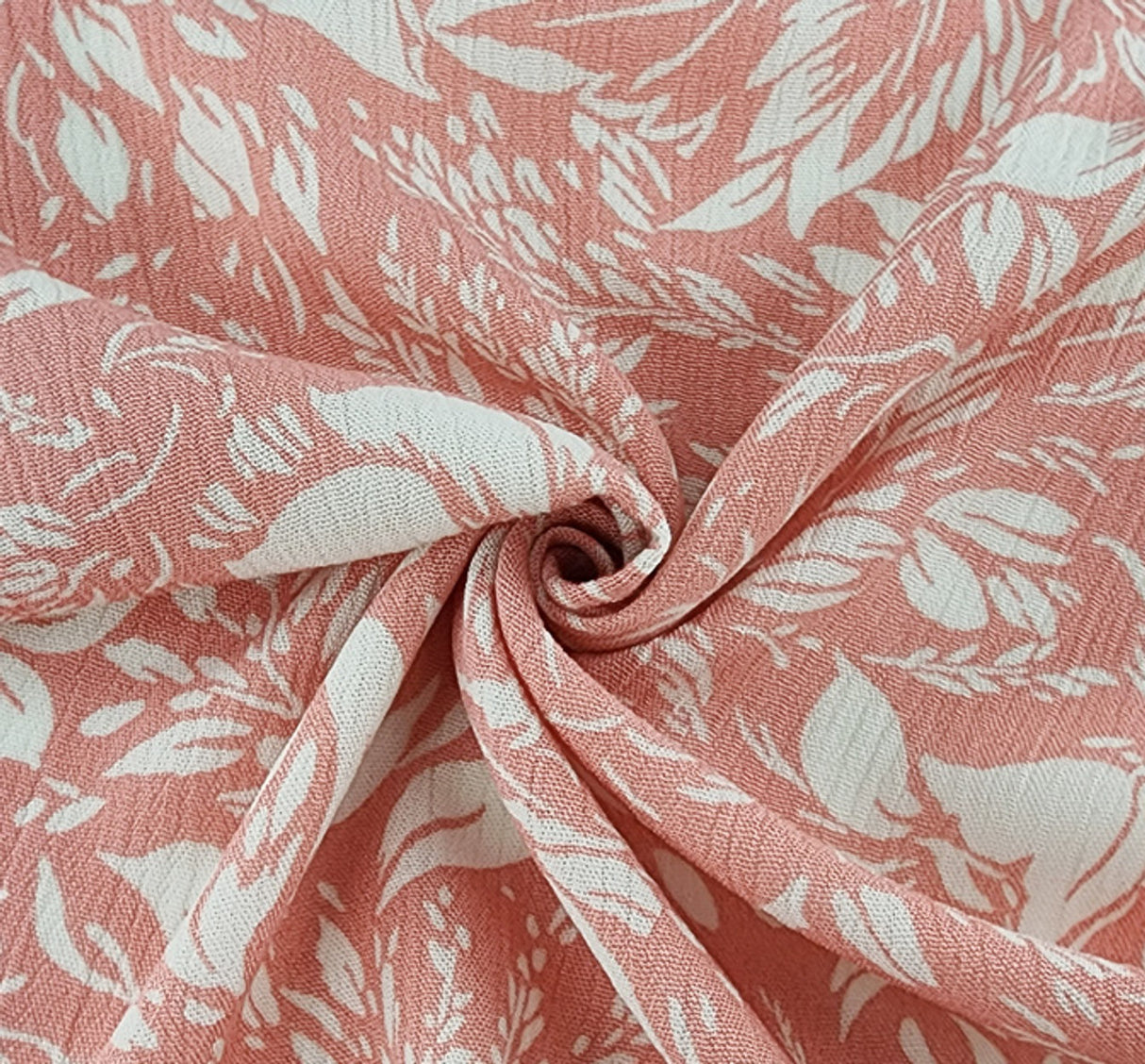 1 Yard Lightweight Rayon Crinkle Fabric Stylish Dresses Blouses Skirts Width 50/52"