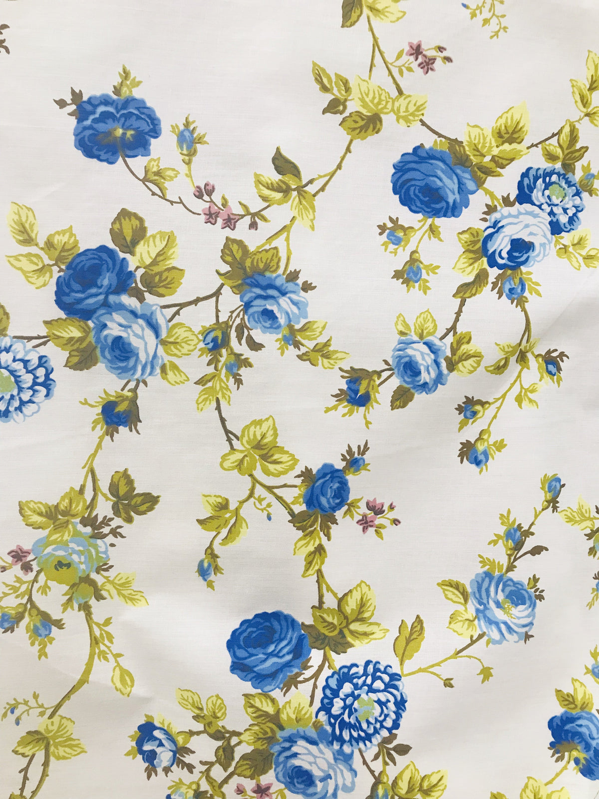 Roses Royal/White Polyester Cotton Fabric - White Floral Print, 59/60" Width (1 Yard)