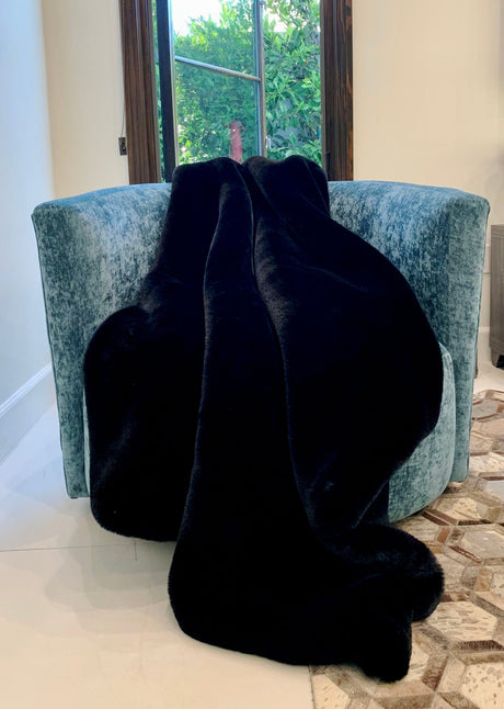 Soft Cozy Faux Fur Blanket/Coverlet/Bedspread/Throw/Bedcover/Quilt for Luxurious Comfort