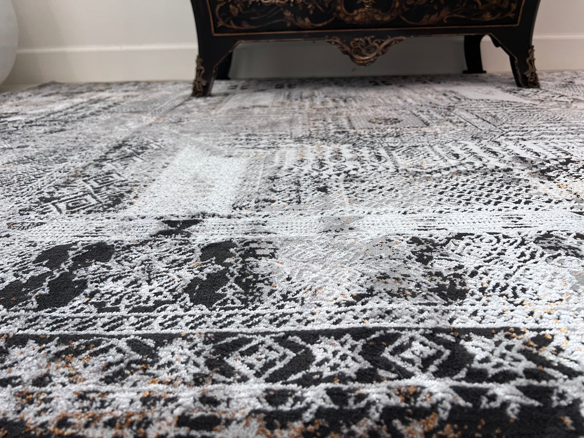 Chromatic Elegance Foldable Flat Weave Area Rug with Shifting Hues
