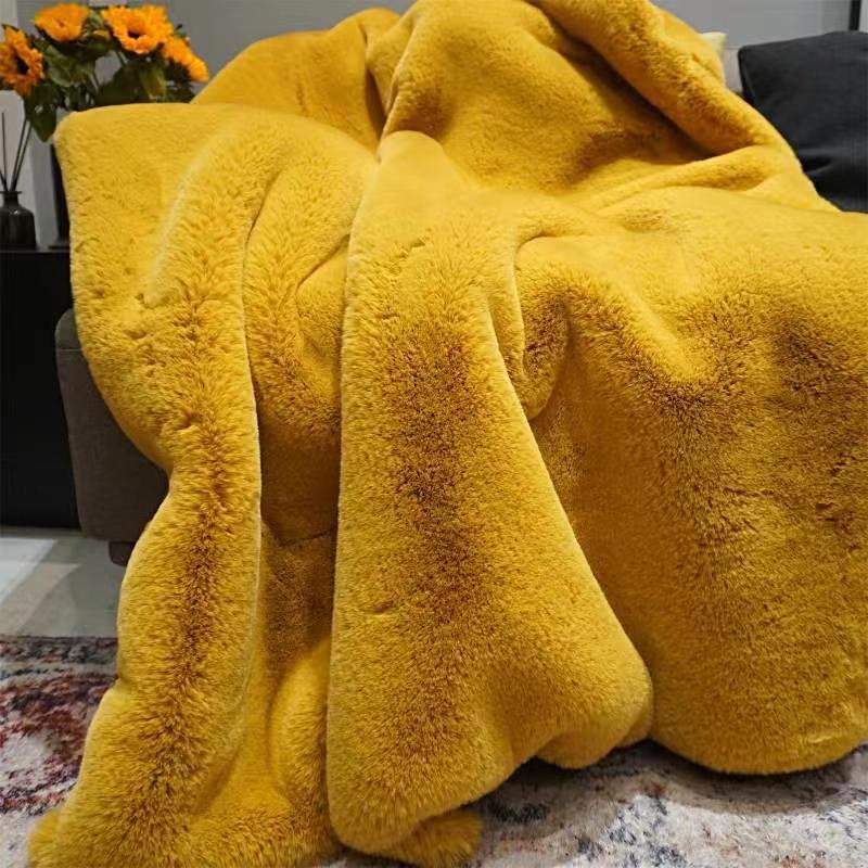 Soft Cozy Faux Fur Blanket/Coverlet/Bedspread/Throw/Bedcover/Quilt for Luxurious Comfort